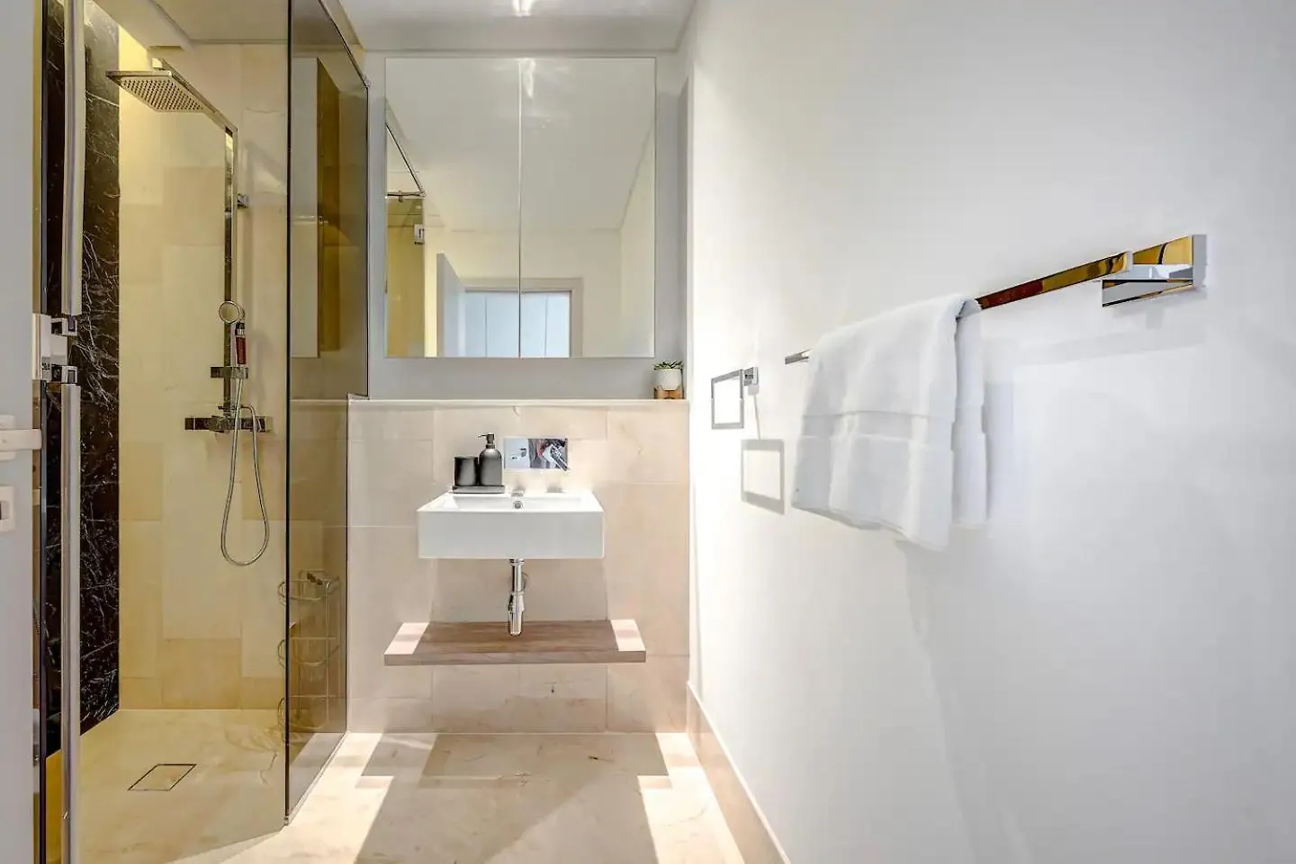 The8 Luxury Apartment In Palm Jumeirah Dubai United Arab Emirates