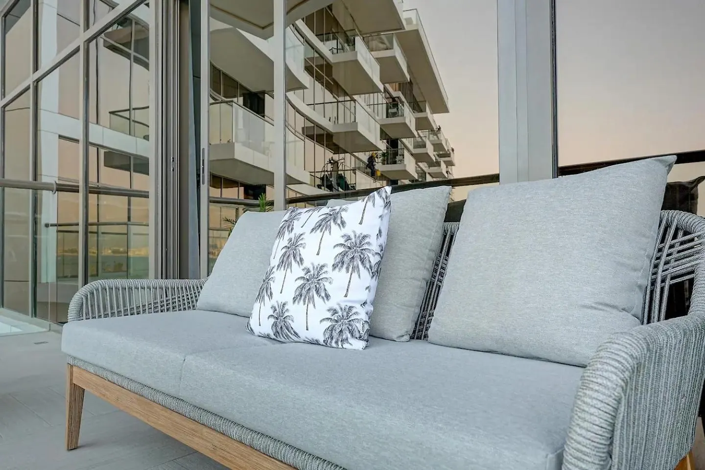 The8 Luxury Apartment In Palm Jumeirah Dubai